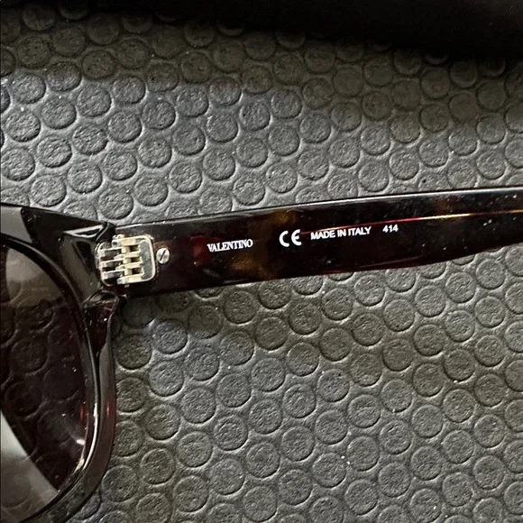 Valentino Tortoise Shell Sunglasses w/Case - Picture 5 of 7